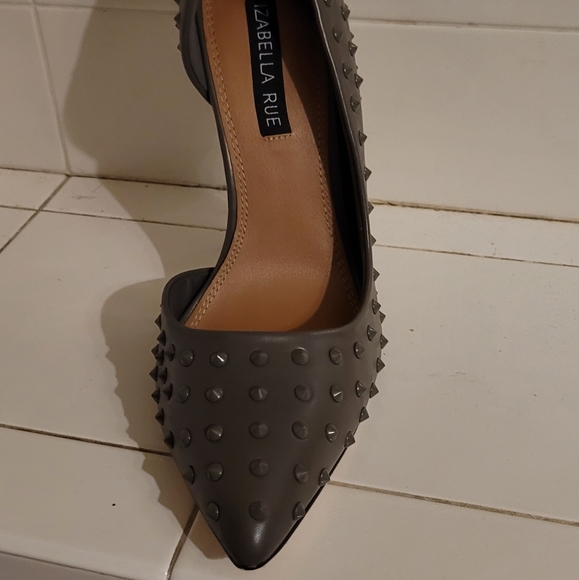 Izabella Rue New Heels - Picture 4 of 7